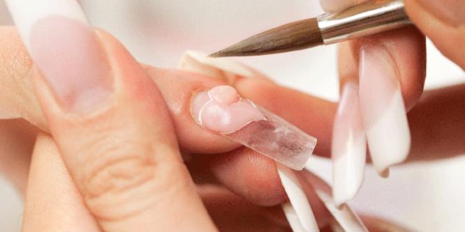 Акриловая пудра для ногтей: зачем нужна и что ей делать