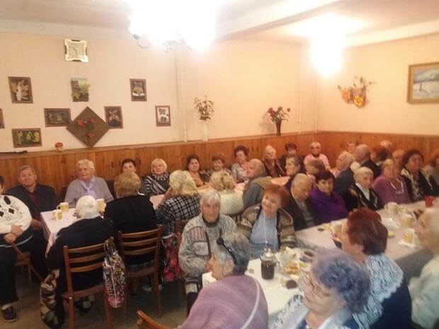 В Константиновке состоялся праздничный концерт для пожилых людей