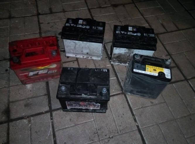 Полицейские Константиновки задержали серийных воров автомобильных аккумуляторов