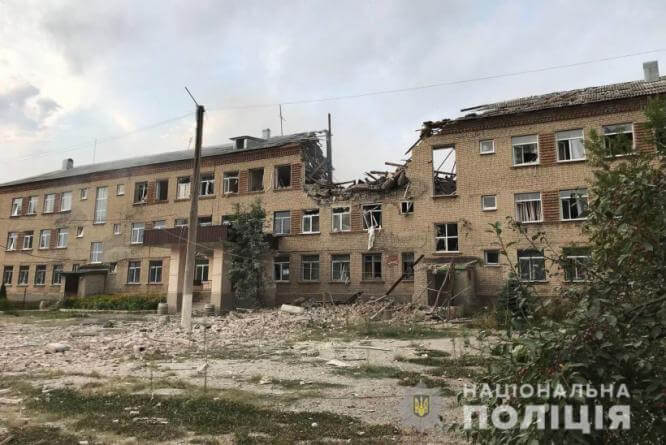 Оккупанты обстреляли 12 населенных пунктов Донбасса, разрушены 33 жилых дома