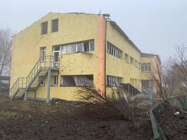 Очередной обстрел Константиновки: повреждены 3 частных дома и детсад