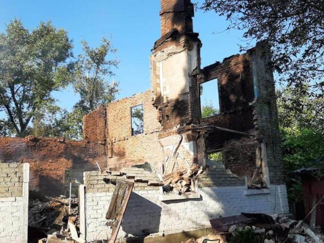 В Константиновке повреждены 6 домов, школа и предприятие