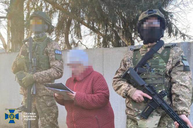 СБУ задержала информаторку окупантов, которая корректировала огонь по Константиновке