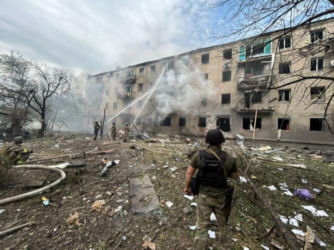 В Константиновке повреждены 3 многоэтажки, 3 частных дома и 2 админздания