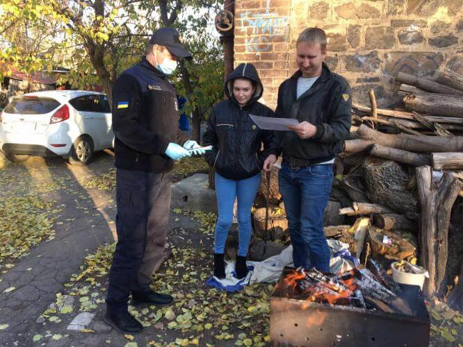 В Константиновке спасатели провели противопожарную отработку среди жителей города