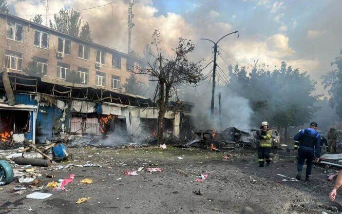 Россияне убили на рынке в Константиновке 16 человек и 31 ранили