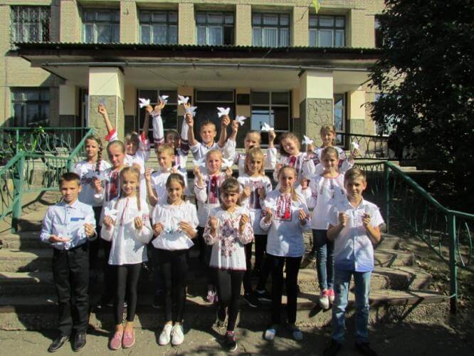 Дети Константиновки отметили Международный день Мира