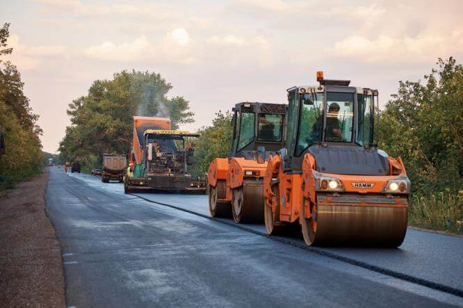 «Большая стройка» в Донецкой области: ремонтируют дороги к опорным школам