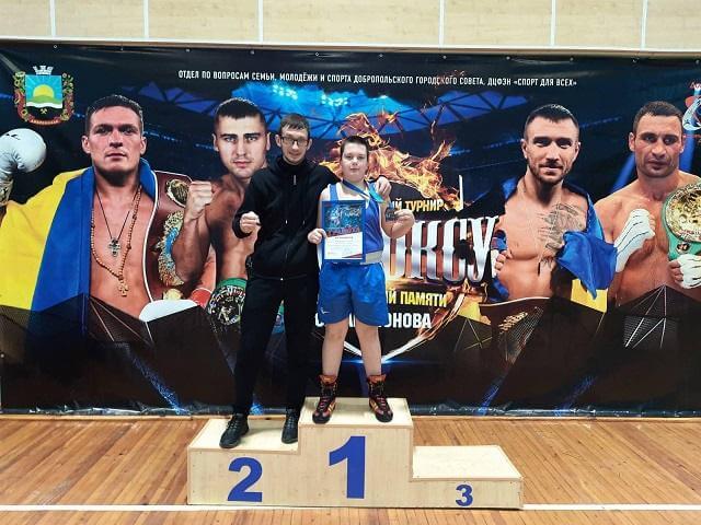 Константиновец Сергей Чернышев одержал три победы на турнире по боксу