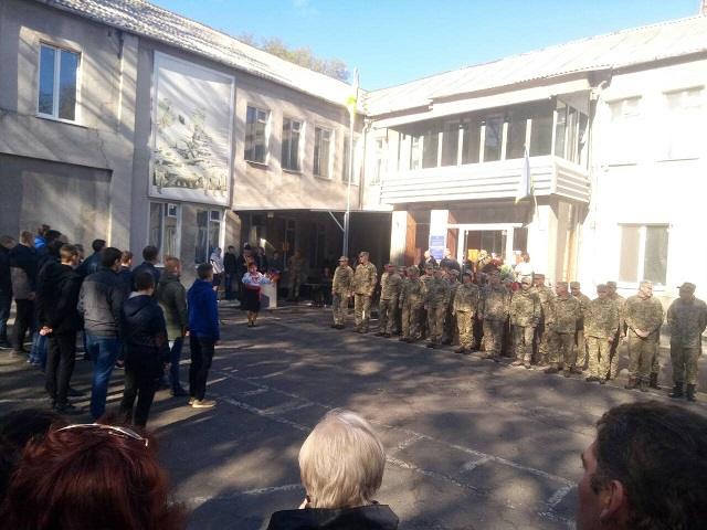 Константиновка торжественно отправила призывников в ряды Украинской армии