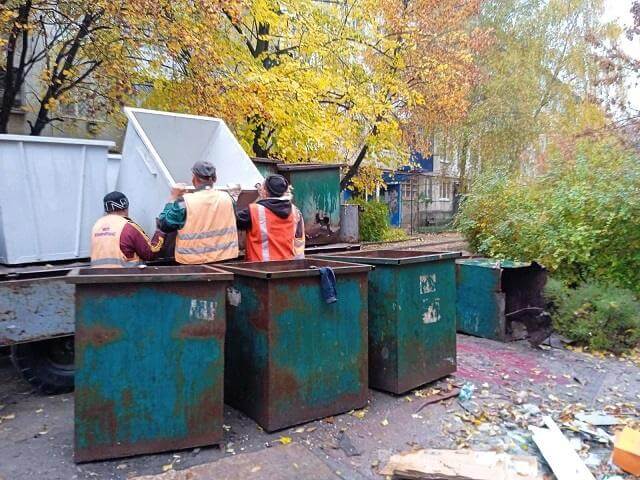 В Константиновке приобрели новые контейнеры для сбора бытовых отходов