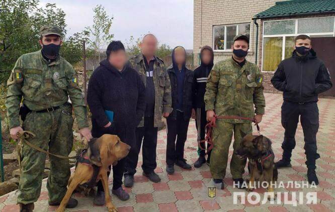 В Константиновке служебные собаки нашли двух подростков-беглецов
