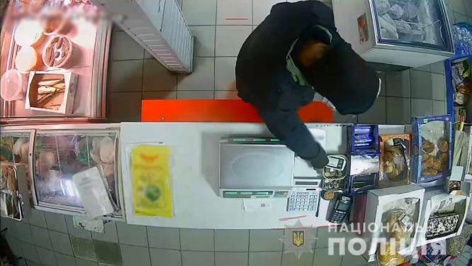 Полицейские раскрыли разбойное нападение на магазин в Константиновке