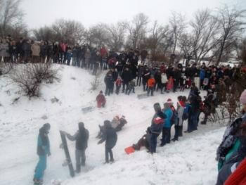 В Константиновке около 150 жителей города приняли участие в зимнем празднике