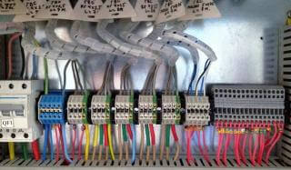 Клеммы и клеммные колодки Клеммы и клеммные колодки