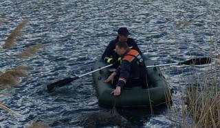 В Константиновке спасатели изъяли из водоема утонувшего мужчину