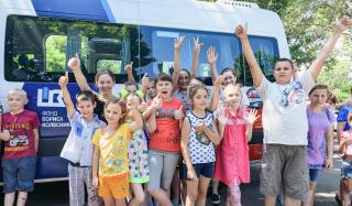 Школьники поселка Новотроицкое побывали на «вкусном» предприятии в Константиновке Школьники поселка Новотроицкое побывали на «вкусном» предприятии в Константиновке