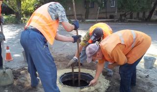 Специалисты Константиновского ПУВКХ за неделю устранили 52 порыва водопровода Специалисты Константиновского ПУВКХ за неделю устранили 52 порыва водопровода