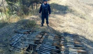 В Константиновском районе обнаружен арсенал оружия В Константиновском районе обнаружен арсенал оружия