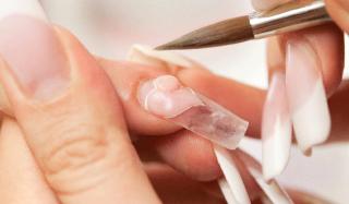 Акриловая пудра для ногтей: зачем нужна и что ей делать Акриловая пудра для ногтей: зачем нужна и что ей делать