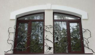 Кованые металлические решетки на окна