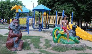 В сквере «Театральный» стартовал проект «Раскрась сказку» В сквере «Театральный» стартовал проект «Раскрась сказку»