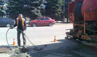 В Константиновке за две недели службой водоотведения устранено 86 заторов В Константиновке за две недели службой водоотведения устранено 86 заторов