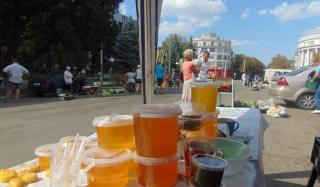 Константиновцы просят разрешить торговлю сельхозпродуктами на б. Космонавтов Константиновцы просят разрешить торговлю сельхозпродуктами на б. Космонавтов