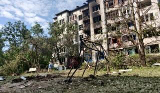 Обстрел Бахмута: ранены гражданские, повреждены жилые дома