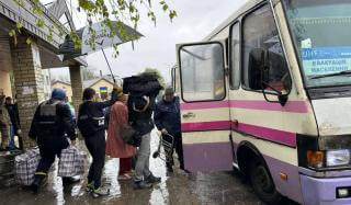 Из Константиновки сегодня утром эвакуировались еще 15 детей и взрослых Из Константиновки сегодня утром эвакуировались еще 15 детей и взрослых