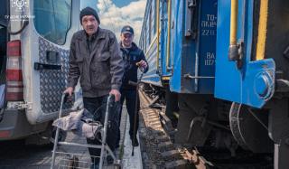 Эвакуация продолжается: 26 апреля – очередной рейс спецпоезда на Житомирщину Эвакуация продолжается: 26 апреля – очередной рейс спецпоезда на Житомирщину