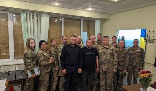 Алексей Рослов наградил благодарностями защитников и защитниц