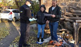 В Константиновке спасатели провели противопожарную отработку среди жителей города В Константиновке спасатели провели противопожарную отработку среди жителей города