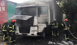 В Константиновке загорелся грузовой автомобиль