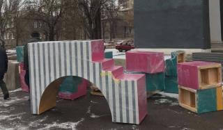 В сквере Олексы Тихого будет установлен новый игровой комплекс В сквере Олексы Тихого будет установлен новый игровой комплекс