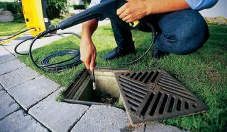 Особенности прочистки ливневой и домашней канализации