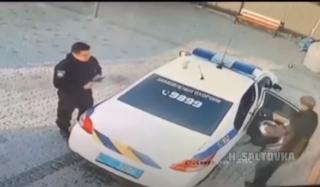 В Константиновке сотрудники полиции охраны украли урну на автомойке