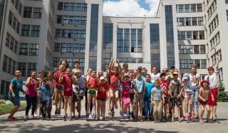 Благотворители организовали тур в Харьков для детей десяти сел Покровского района