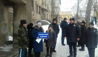 Полицейские Константиновки продолжают воплощать проект «Безопасный дом»