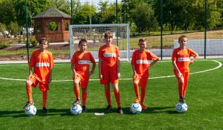 Фонд Бориса Колесникова подарил фирменную экипировку юным футболистам Сергеевки Фонд Бориса Колесникова подарил фирменную экипировку юным футболистам Сергеевки