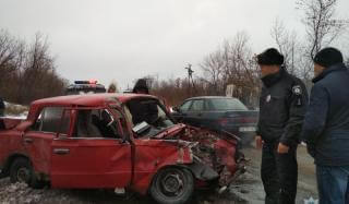 В результате аварии на трассе Бахмут-Константиновка пострадал водитель ВАЗа