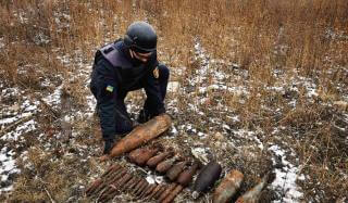 В Константиновском районе пиротехники изъяли 104 единицы взрывоопасных предметов