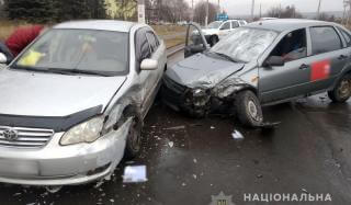 В Константиновке пьяный водитель насмерть сбил женщину и врезался в автомобиль