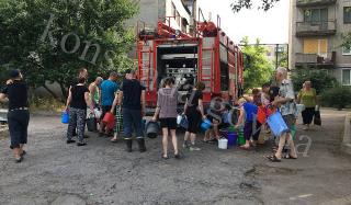 Техническую воду подвозят в микрорайоны Константиновки ежедневно Техническую воду подвозят в микрорайоны Константиновки ежедневно