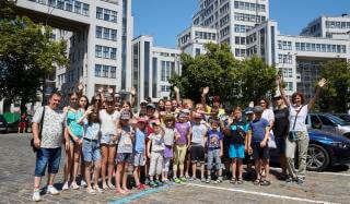 Летний досуг: школьникам Покровского района организовали экскурсию в Харьков